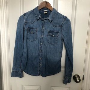 Levi’s Button Down